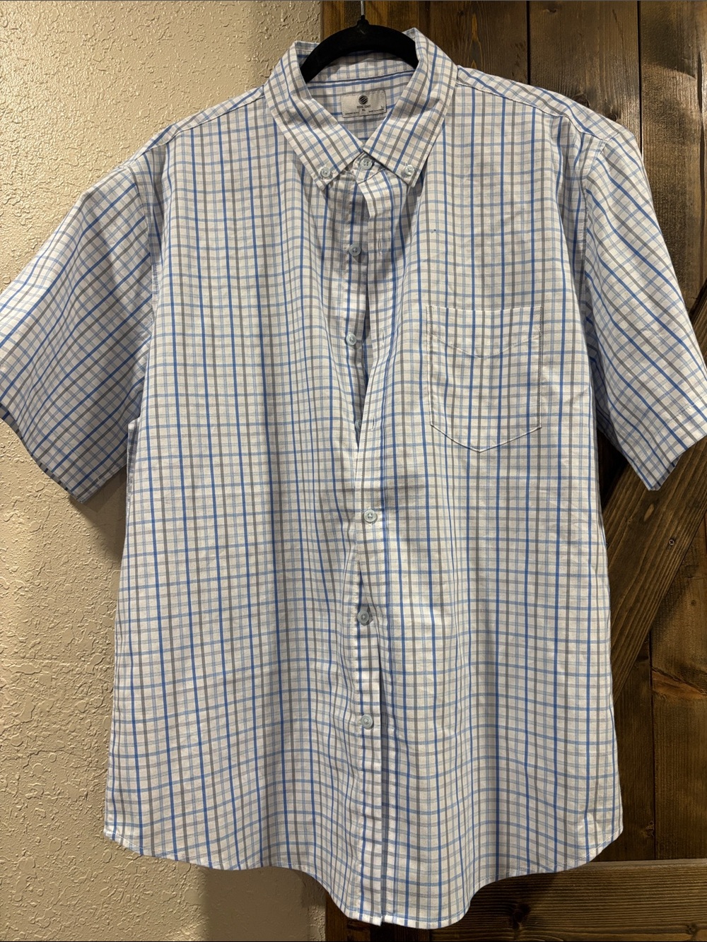 Men's Short-Sleeve Button-Up Shirt in White with Blue Plaid
